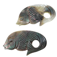 Pendentifs coquille sculptée, poisson, gravé Vendu par PC