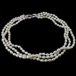 天然淡水真珠のネックレス, 天然有核フレッシュウォーターパール, 真鍮 インターロッキングの留め金, 米, 3連, 無色, 5-6mm, 長さ:15 インチ, 売り手 ストランド