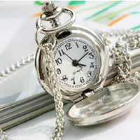 Uhr-Halskette, Zinklegierung, flache Runde, silberfarben plattiert, Twist oval, 25mm, Länge:ca. 31 ZollInch, verkauft von Strang