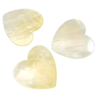 coquille jaune cabochon, coeur, naturel, dos plat 1-2mm, Vendu par PC