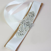 Braut dekorativen Gürtel, Satinband, mit ABS-Kunststoff-Perlen & Kristall, Blume, für Braut & facettierte & mit Strass, weiß, 155x55mm, Länge:ca. 68.5 ZollInch, verkauft von Strang