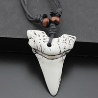 Harz Wax Schnur Halsband, mit Gewachsten Baumwollkordel & Holz, Imitation Rind Knochen, 35x13x45mm, Länge:ca. 17.5 ZollInch, verkauft von Strang