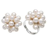 Brass Open Finger Ring, with Freshwater Pearl, Flower, platinum color plated, for woman, white, nickel, lead & cadmium free, 5-6mmuff0c US Ring 