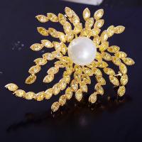 Messing Brosche, mit Kunststoff Perlen, Blume, goldfarben plattiert, Micro pave Zirkonia & für Frau, 46*56mm, verkauft von PC