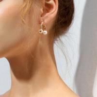 Plastic Pearl Zinc Alloy Earring, with Plastic Pearl, plated, fashion jewelry & for woman, golden, 25mm 