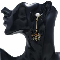 Plastic Pearl Zinc Alloy Earring, with Plastic Pearl, Bee, plated, fashion jewelry & for woman & with rhinestone, gold 