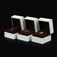 caoutchouc boîte de parure de bijoux, avec velours de coton, rectangle, styles différents pour le choix Vendu par PC
