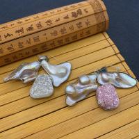 Kultivierten Süßwasser Perle Messing Anhänger, Naturstein, mit Perlen & Messing, plattiert, farbenfroh, frei von Nickel, Blei & Kadmium, 41x75mm, verkauft von PC