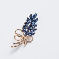 Rhinestone Zinc Alloy Brooch, with Crystal, Bowknot, KC gold color plated, Unisex & with rhinestone 