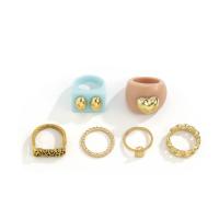 Zink-Legierung Ring Set, Zinklegierung, mit Verkupferter Kunststoff & Acryl, goldfarben plattiert, 6 Stück & für Frau, 17mm, 19mm, Größe:6.5-9, verkauft von setzen