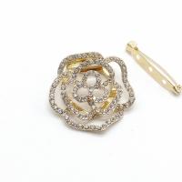 Dual-Use- Brosche Schal Schnalle, Zinklegierung, mit Kunststoff Perlen, Blume, plattiert, für Frau & mit Strass, keine, 40-60mm, 10PCs/Menge, verkauft von Menge