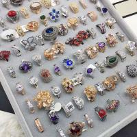 Kristall Zink Legierung Finger Ring, Zinklegierung, mit Kristall & Kunststoff Perlen, plattiert, unisex & Micro pave Zirkonia, gemischte Farben, Größe:7-10, ca. 50PCs/Tasche, verkauft von Tasche