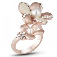 Rhinestone Zinc Alloy Finger Ring, with Plastic Pearl & for woman & with rhinestone, rose gold color 