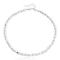 Plastik-Perlenkette, Zinklegierung, mit ABS-Kunststoff-Perlen, silberfarben plattiert, Modeschmuck & für Frau, weiß, Länge:42 cm, verkauft von Strang