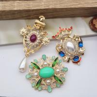 Resin Brooch, Zinc Alloy, with Resin & Plastic Pearl, gold color plated & for woman & with rhinestone 