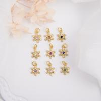 Cubic Zirconia Micro Pave Brass Pendant, with Cubic Zirconia, Snowflake, gold color plated, fashion jewelry & Unisex Approx 
