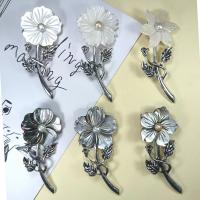 Shell Brooch, with Plastic Pearl & Zinc Alloy, Flower, silver color plated, Unisex & can be used as brooch or pendant 