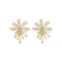 Plastic Pearl Zinc Alloy Earring, with Plastic Pearl, Flower, fashion jewelry & for woman & with rhinestone, white 