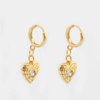 Boucles d'oreilles en laiton zircon cubique pavent, coeur, couleur de haute qualité d'or plaqué, bijoux de mode & pavé de micro zircon & pour femme Vendu par paire[