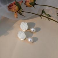 Пресноводные Shell серьги, Пресноводные жемчуги, с жемчужный устрица, ювелирные изделия моды & Женский, белый, 27mm, продается Пара[