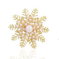 Kunststoff-Perlen-Brosche, Zinklegierung, mit Kunststoff Perlen, Schneeflocke, plattiert, für Frau & mit Strass, Goldfarbe, verkauft von PC
