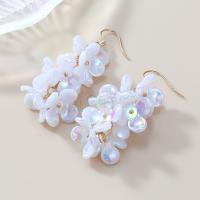 Resin Zinc Alloy Earring, with Resin, Flower, fashion jewelry & for woman, white 