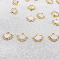 Colgantes de acrílico de la aleación de Zinc , con Acrílico, Abanico, chapado en color dorado, Bricolaje & con diamantes de imitación, Blanco, 15x12.3mm, Vendido por UD
