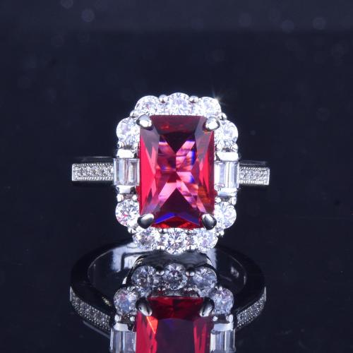 Хрустальное латунное палец кольцо, Латунь, с Кристаллы, Прямоугольная форма, покрытый платиной, ювелирные изделия моды & Женский & со стразами, красный, Ring inner mm, продается PC