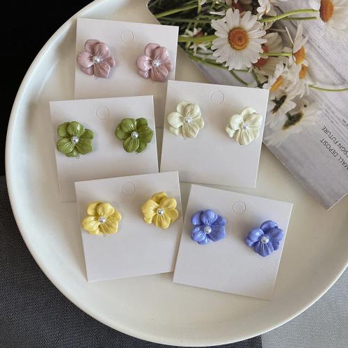 Resin Stud Earring, with Plastic Pearl & Brass, Flower, fashion jewelry & for woman 