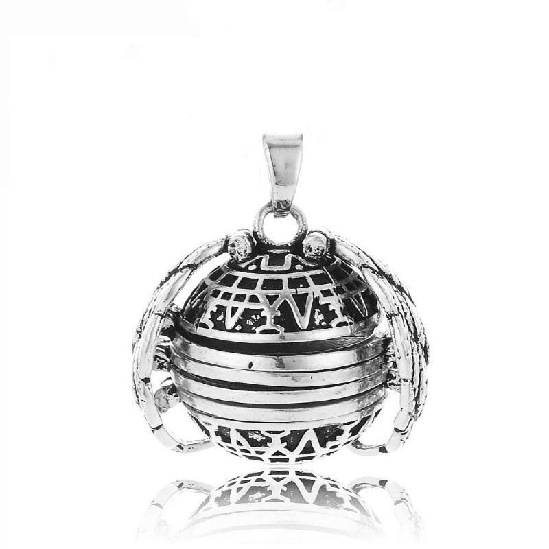 antique silver color pendant