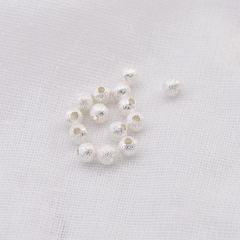 4MM silver (hole 1.35mm)