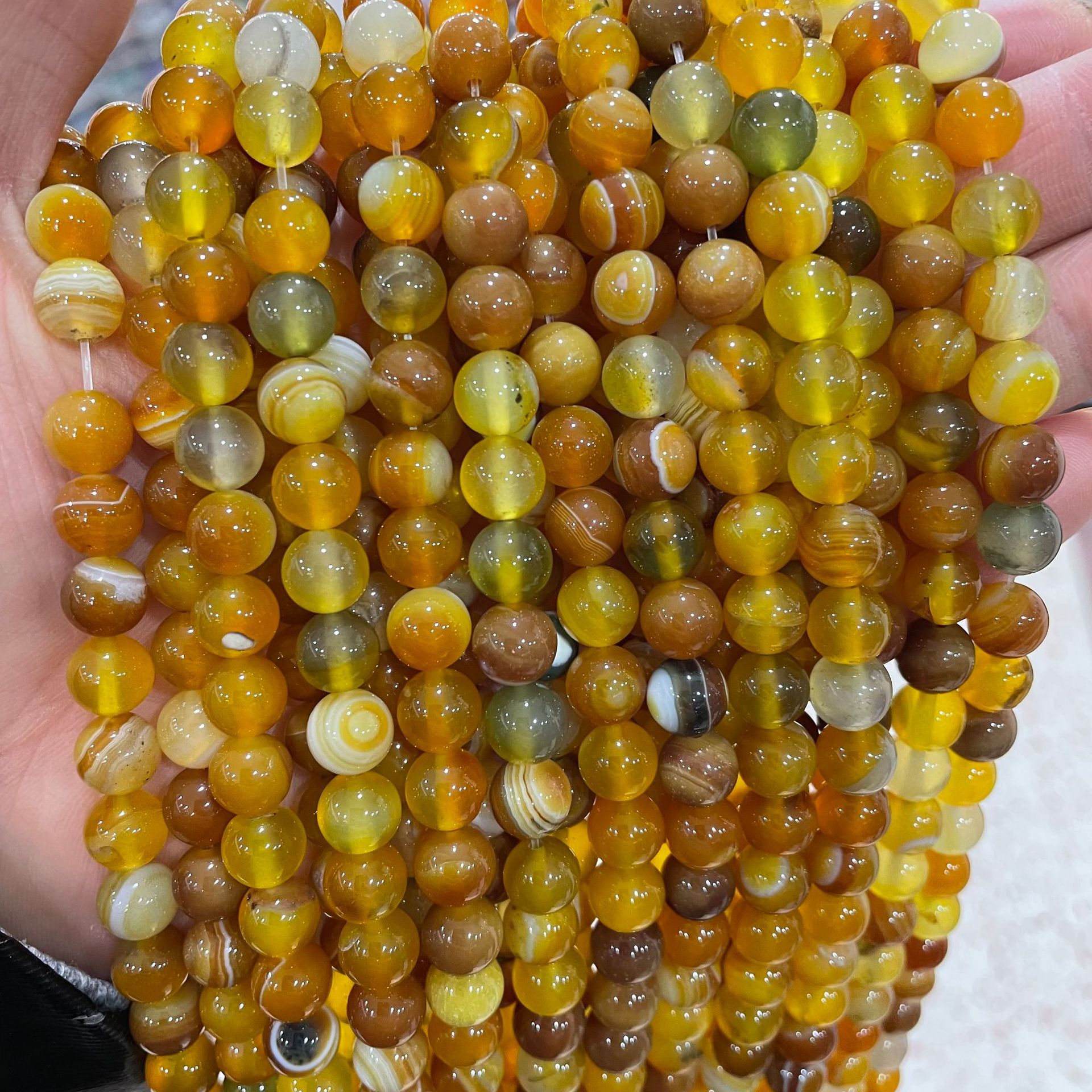 Amber silk agate 8mm (about 46)