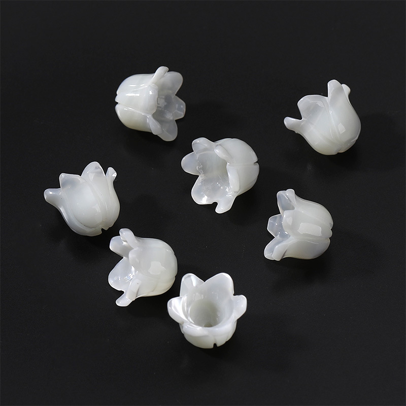White flower 11*8mm