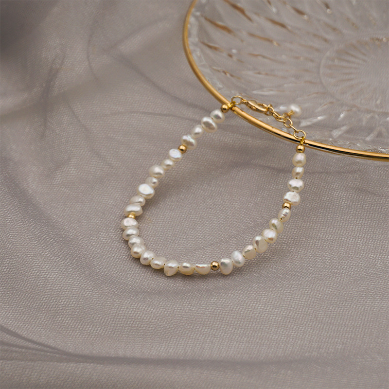 Small baroque pearl style