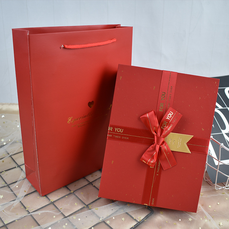 Red  and bag 15*15*7CM