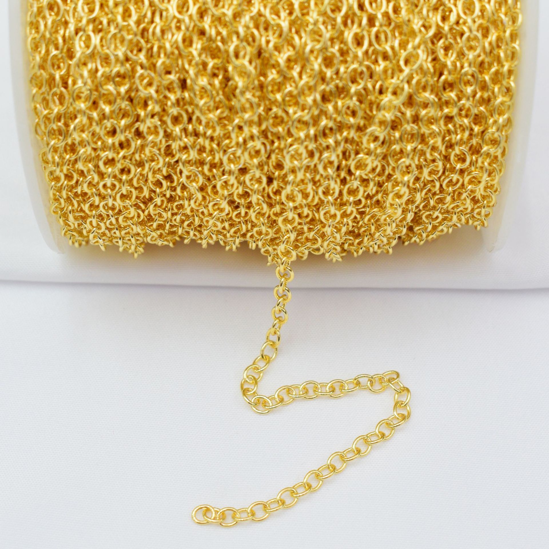 Round wire type 18k gold color