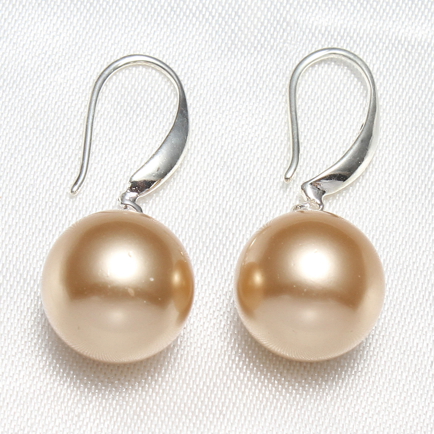 Freshwater Pearl Earrings Shell Pearl brass earring hook Round for woman Sold By Pair