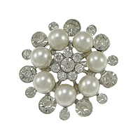 Broche de perle en verre, alliage de zinc, fleur, Placage de couleur platine, avec les perles en verre & avec strass, sans plomb et cadmium Vendu par PC