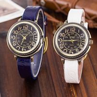 Bracelets de montre pour femmes, alliage de zinc, avec cuir de peau de vache & verre, mouvement chinoise, Plaqué de couleur de bronze antique, réglable, plus de couleurs à choisir, 32mm, 15mm Environ 8.5 pouce, Vendu par PC