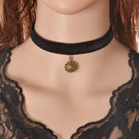 Gothic Lace Halskette, Baumwollsamt, mit Zinklegierung, mit Verlängerungskettchen von 5cm, Sonne, antike Bronzefarbe plattiert, 330mm, Länge:ca. 13 ZollInch, verkauft von Strang