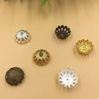 Messing Perlenkappe, Blume, plattiert, verschiedene Größen vorhanden, keine, frei von Nickel, Blei & Kadmium, Bohrung:ca. 1.5mm, 100PCs/Tasche, verkauft von Tasche