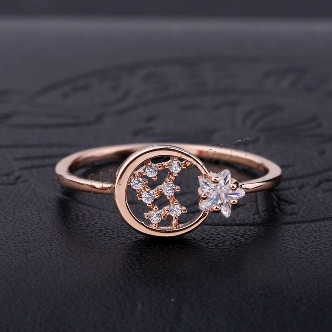 Zircon pavent l'anneau en laiton de doigt, Plaqué d'or rose, normes différentes pour le choix & pavé de micro zircon & pour femme, 4mm, Vendu par PC