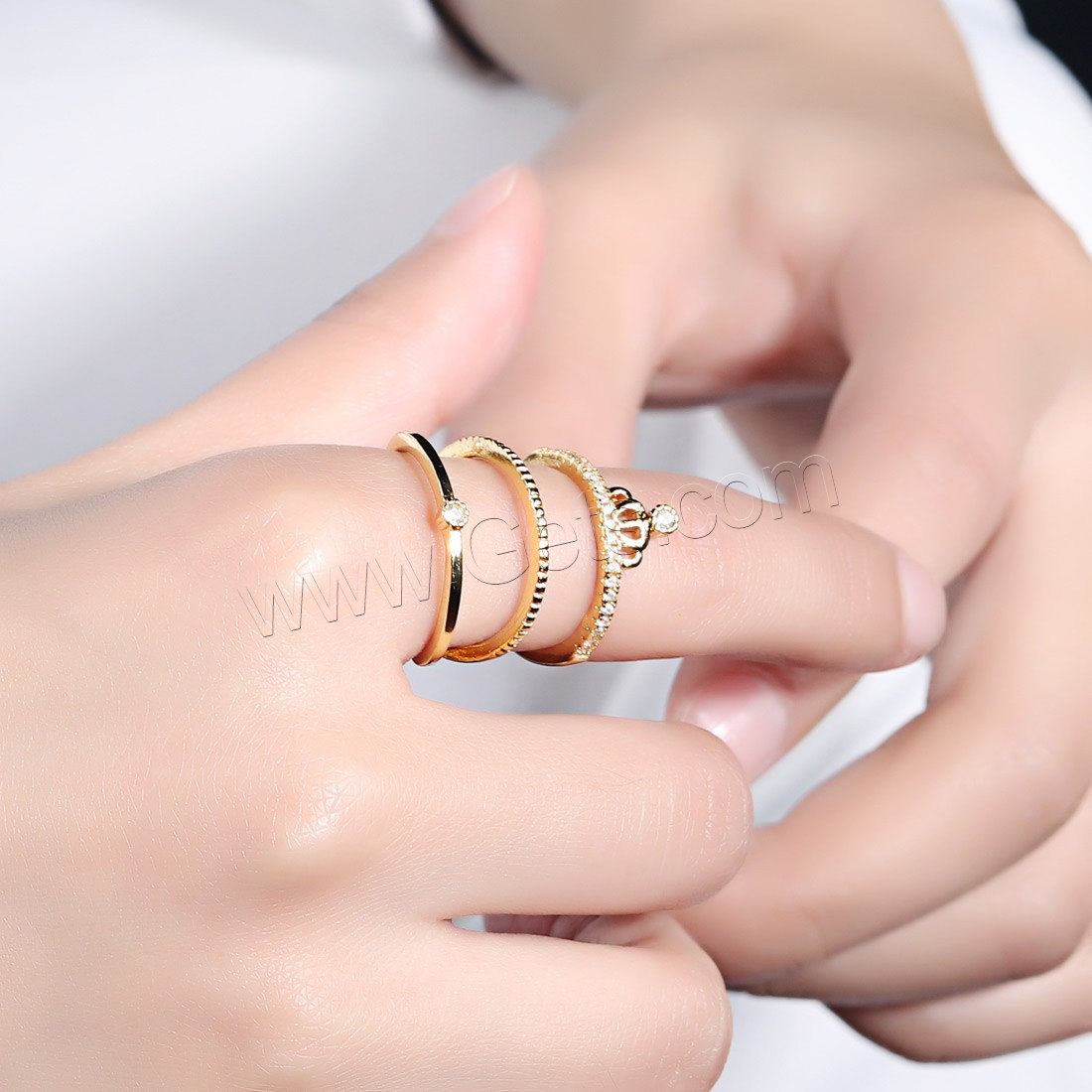 Zircon pavent l'anneau en laiton de doigt, Placage de couleur d'or, normes différentes pour le choix & pavé de micro zircon & pour femme, protéger l'environnement, sans nickel, plomb et cadmium, 25mm, Vendu par PC