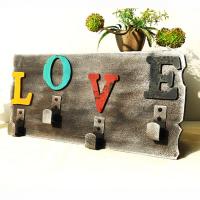 Crochet mur-rideau, bois, mot amour Vendu par PC