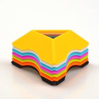 Plástico Base de visualización de cubos, Triángulo, más colores para la opción, 35mm, Vendido por UD