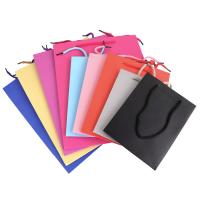Sac pour cadeau, papier, avec corde en nylon, rectangle, normes différentes pour le choix, plus de couleurs à choisir Vendu par sac