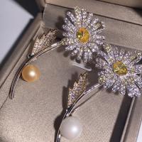 Zinc Alloy Brooch, with Shell Pearl, plated & for woman & faceted & with rhinestone & two tone 