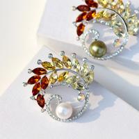 Zinc Alloy Brooch, with Shell Pearl & Crystal, Flower, platinum color plated & for woman & with rhinestone 