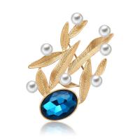 Zinklegierung Brosche, mit ABS-Kunststoff-Perlen & Kristall, Blatt, goldfarben plattiert, für Frau & facettierte, frei von Blei & Kadmium, 55x45mm, verkauft von PC