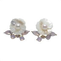 Brass Stud Earring, with White Shell & Freshwater Pearl, Flower, real gold plated, for woman & with rhinestone, nickel, lead & cadmium free 